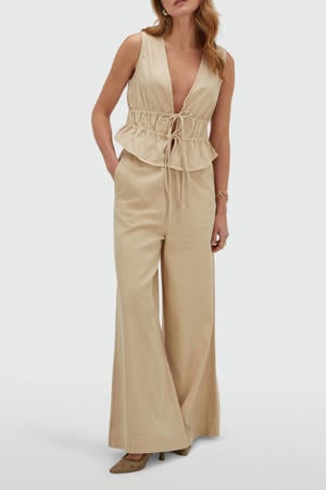 top beige