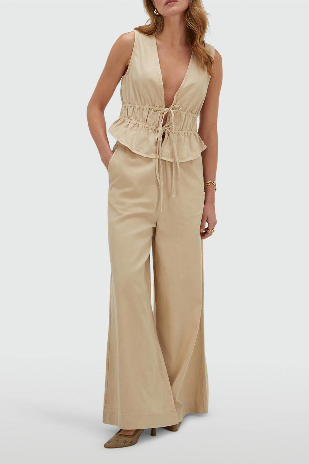 Beige dames JOSH V top met effen, V-hals en striksluiting