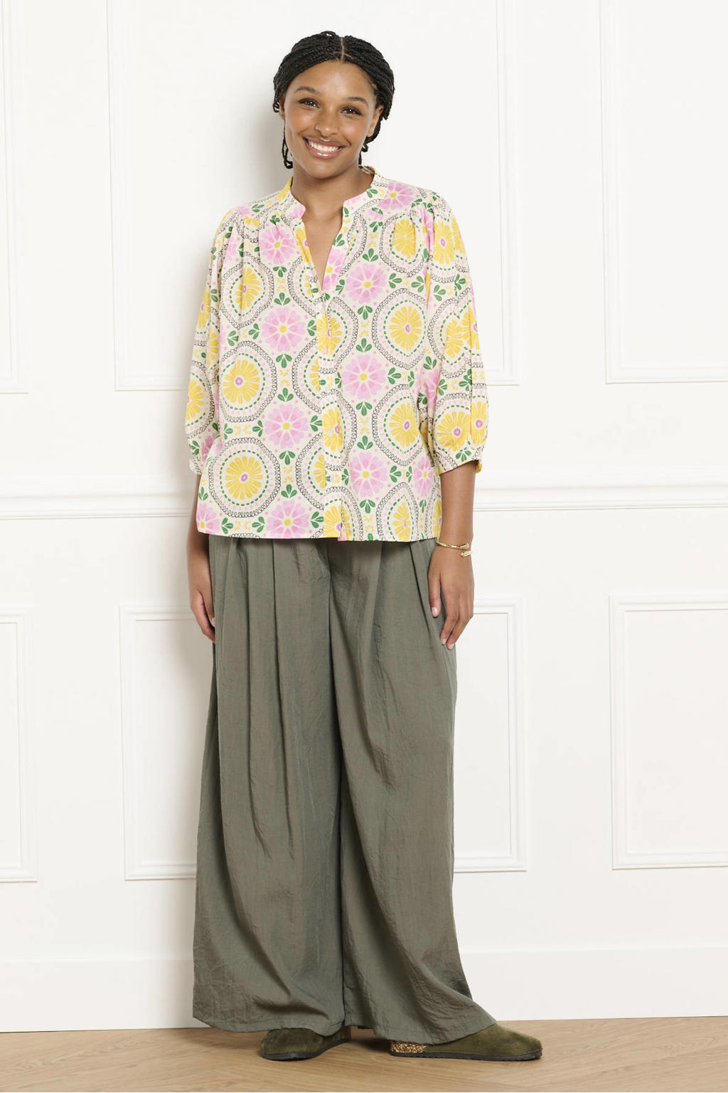 Multikleurige dames LOLALIZA gebloemde blouse van katoen met driekwart mouwen, V-hals en knoopsluiting