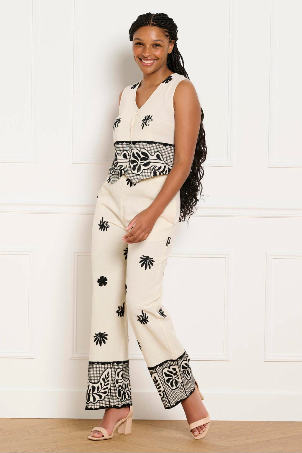 Ecru en zwarte dames Sanny x LOLALIZA x Wehkamp wide leg regular waist broek