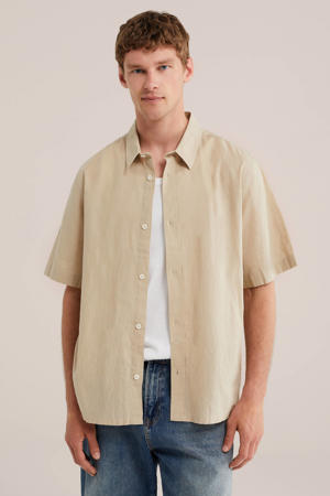 relaxed casual overhemd met linnen zand