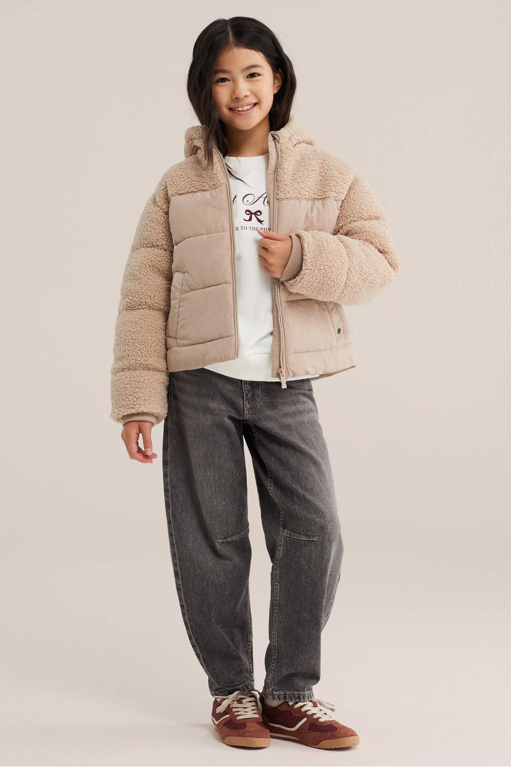 Beige meisjes WE Fashion teddy winterjas van polyester met effen, lange mouwen, capuchon, ritssluiting en elastische boord
