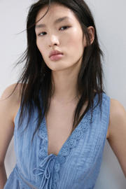 thumbnail: Mango cropped top broderie lichtblauw