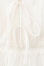 thumbnail: Mango cropped top broderie beige