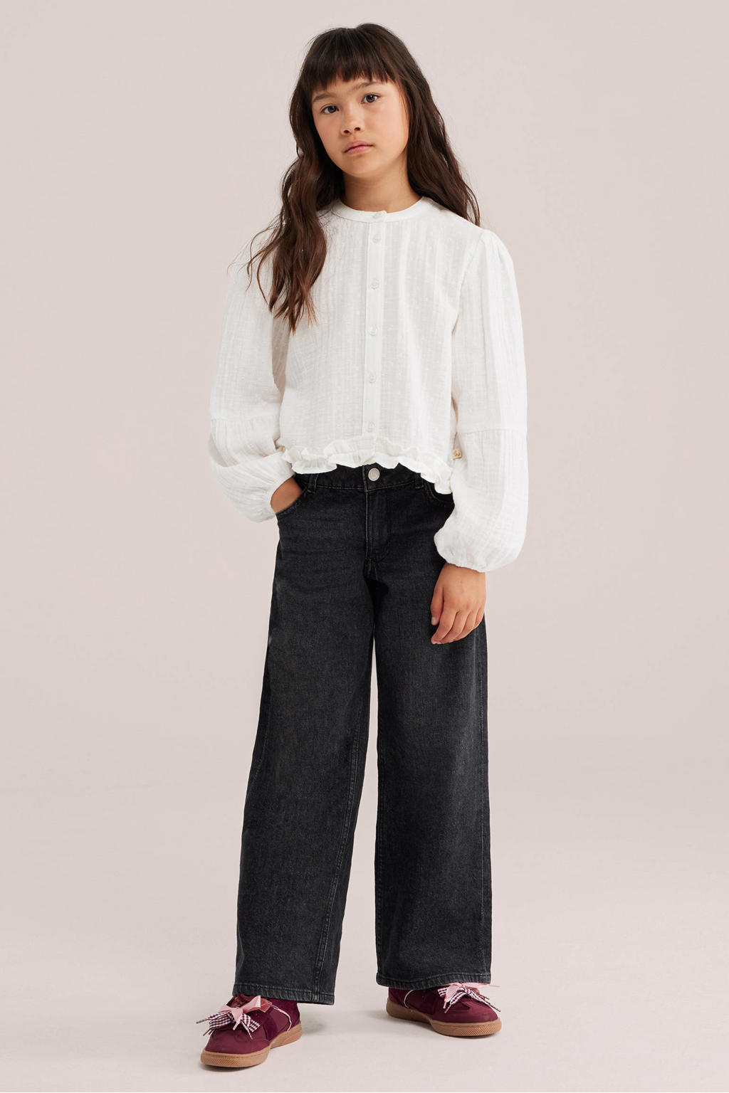 Black denim meisjes WE Fashion wide leg jeans van denim met low waist, rits- en knoopsluiting en effen