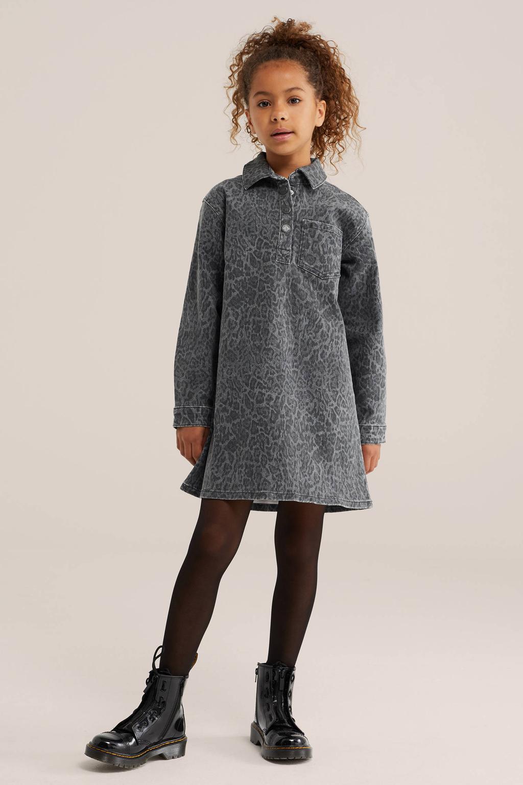 Grey denim meisjes WE Fashion Blue Ridge spijkerjurk van denim met panterprint, lange mouwen en button down sluiting