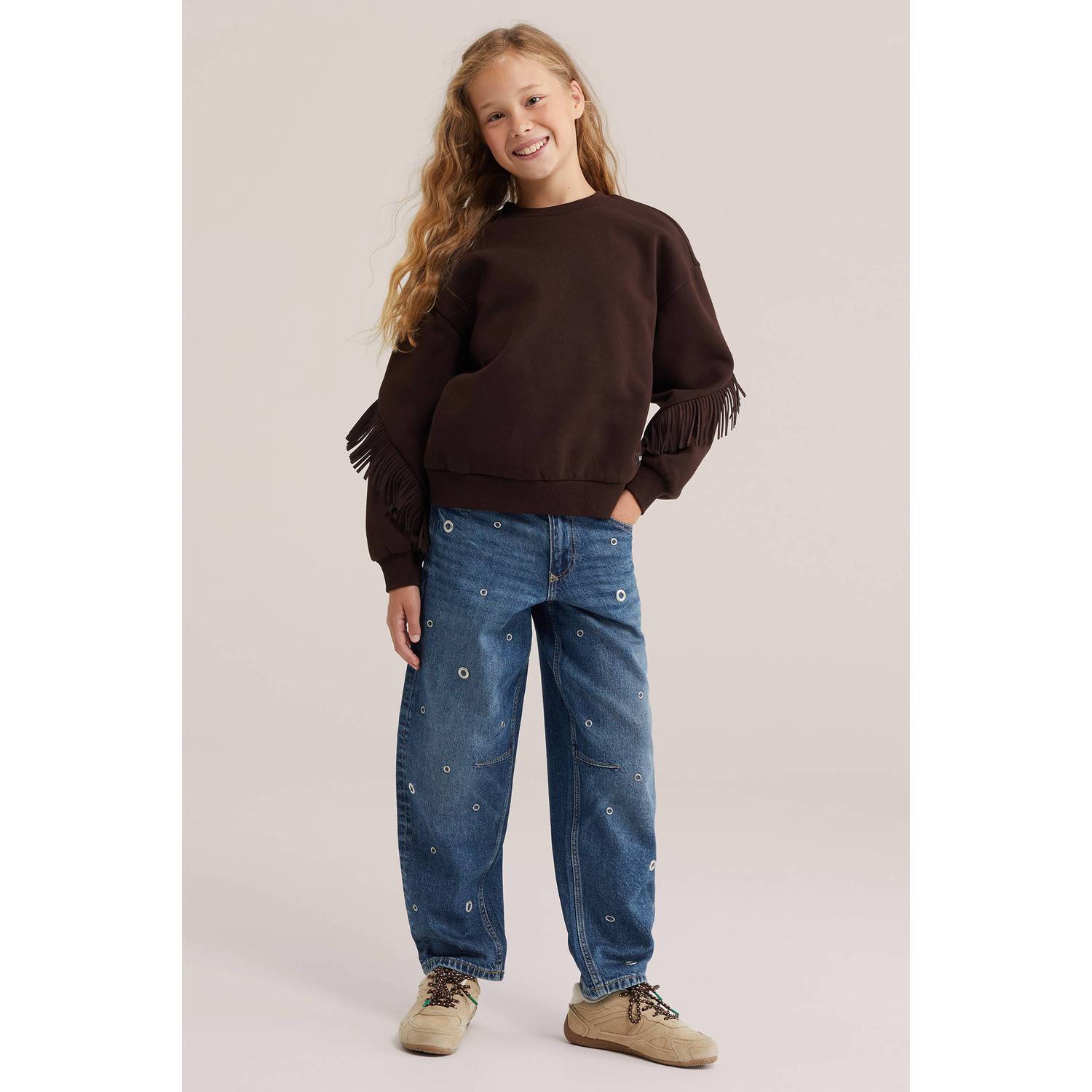 WE Fashion barrel jeans met studs easy blue denim