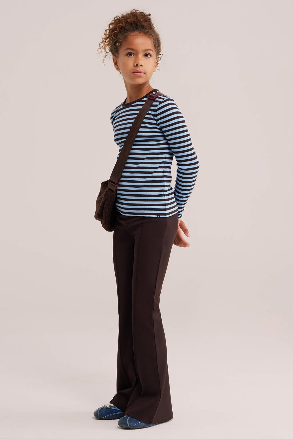 Donkerblauwe meisjes WE Fashion flared broek van polyester met elastische tailleband en effen