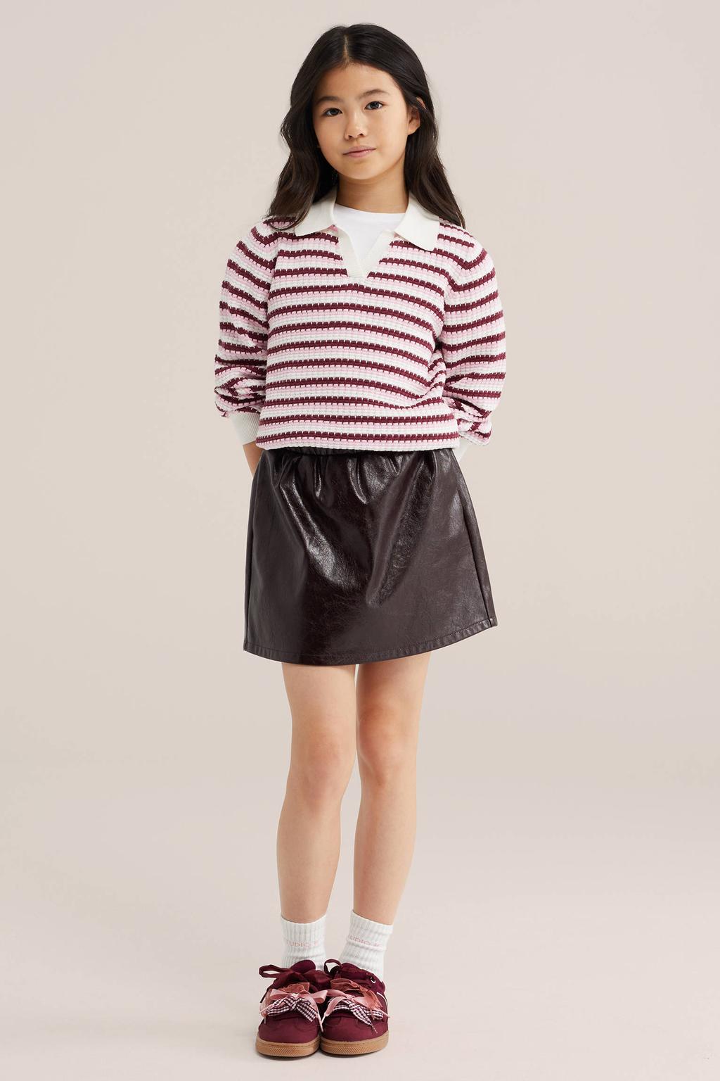 Ecru, roze en donkerrode meisjes WE Fashion katoenen gebreide gestreepte trui met lange mouwen en polo kraag