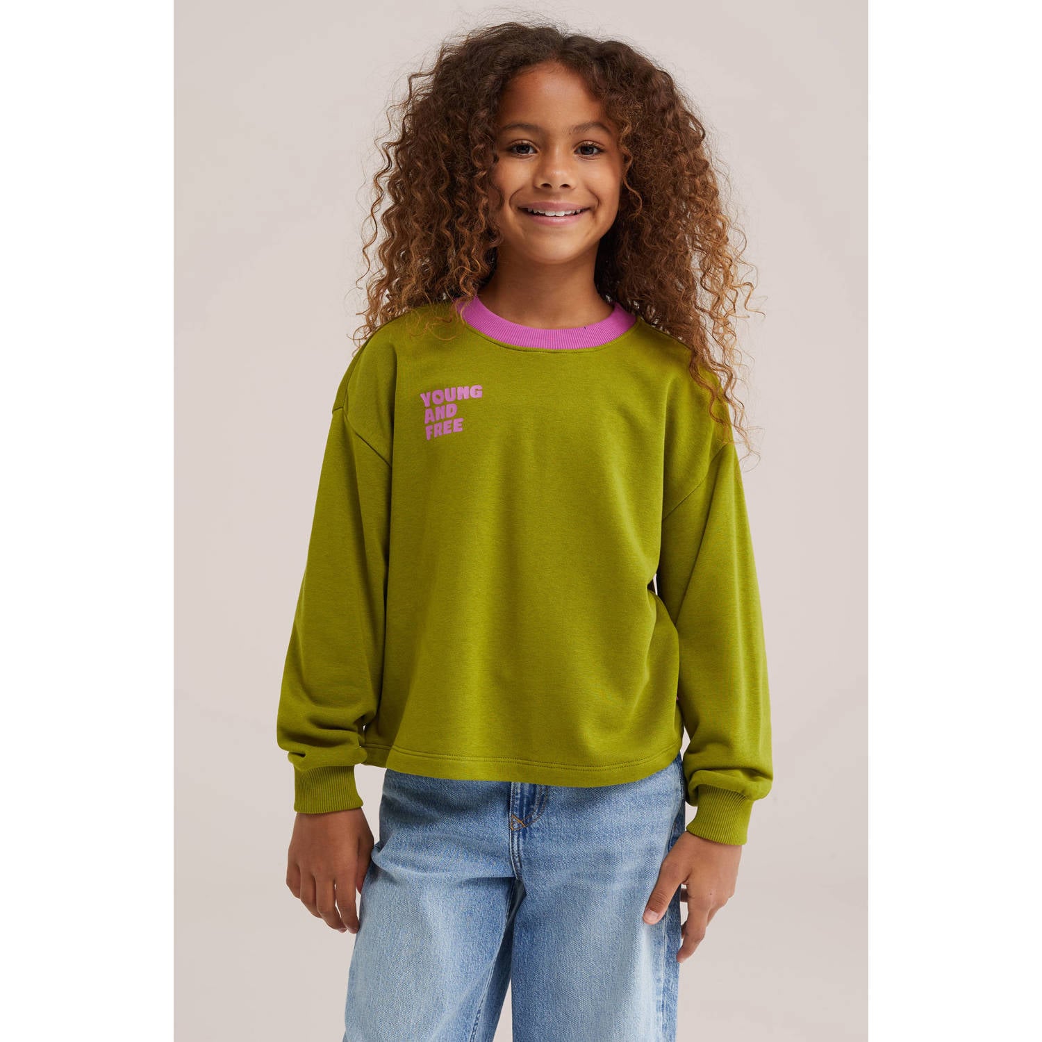 WE Fashion sweater met tekst olijfgroen roze