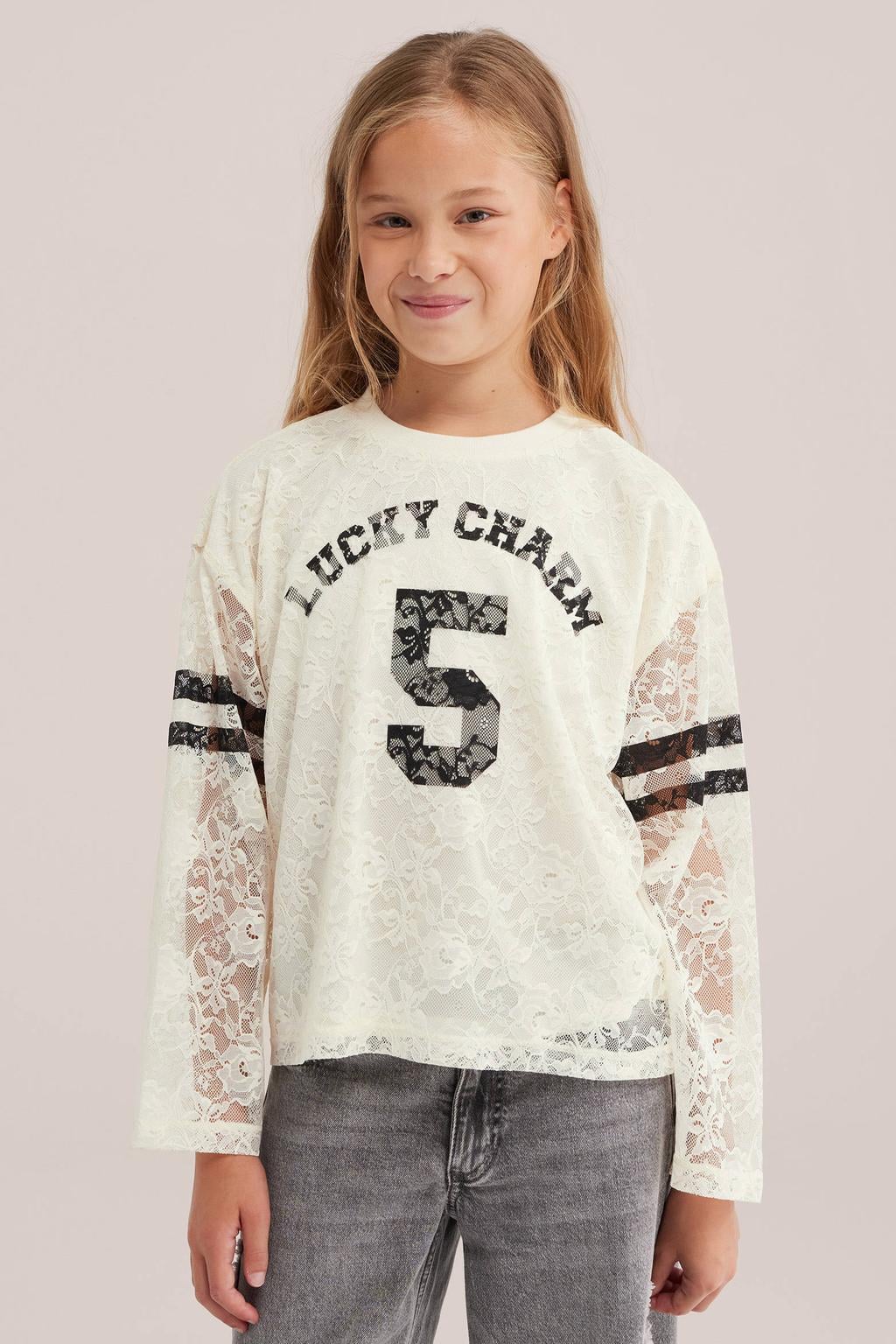 WE Fashion kanten gestreepte longsleeve met tekst - wit/zwart