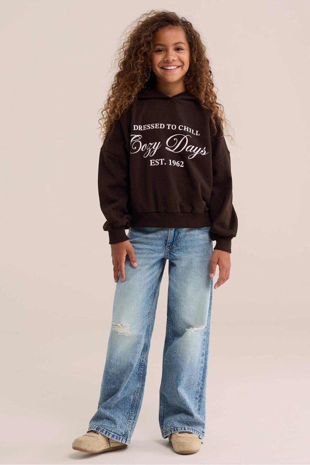 Donkerblauwe meisjes WE Fashion hoodie van sweat materiaal met printopdruk, lange mouwen en capuchon