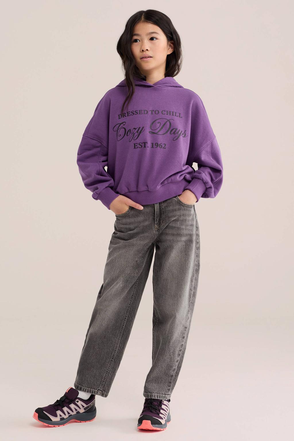 Paarse meisjes WE Fashion hoodie van sweat materiaal met printopdruk, lange mouwen en capuchon