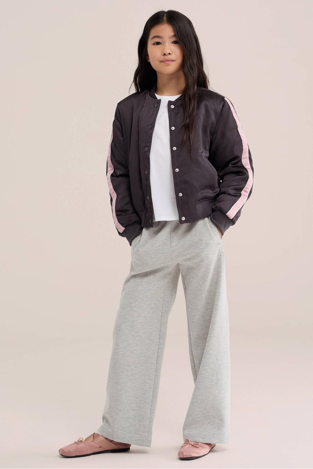 Antraciete meisjes WE Fashion bomberjack met effen, lange mouwen, ronde hals, drukknoopsluiting en contrast bies