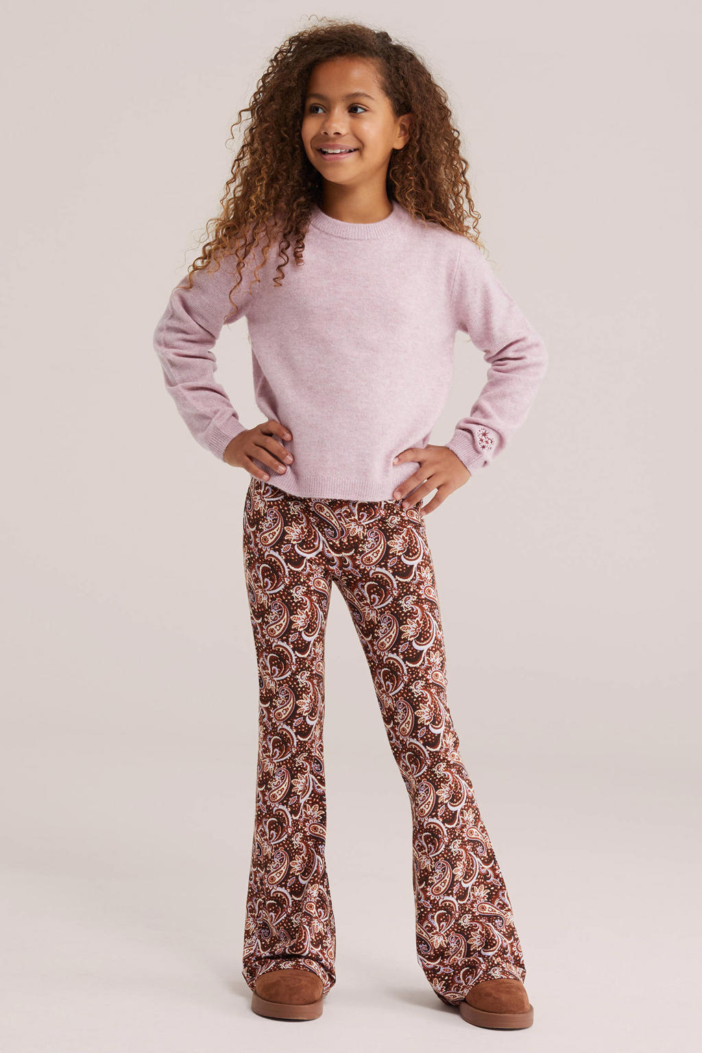 Bruine meisjes WE Fashion flared legging van viscose met elastische tailleband