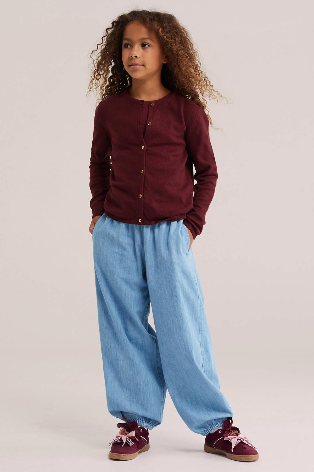 Donkerrode meisjes WE Fashion katoenen gebreide vest met lange mouwen, ronde hals en knoopsluiting