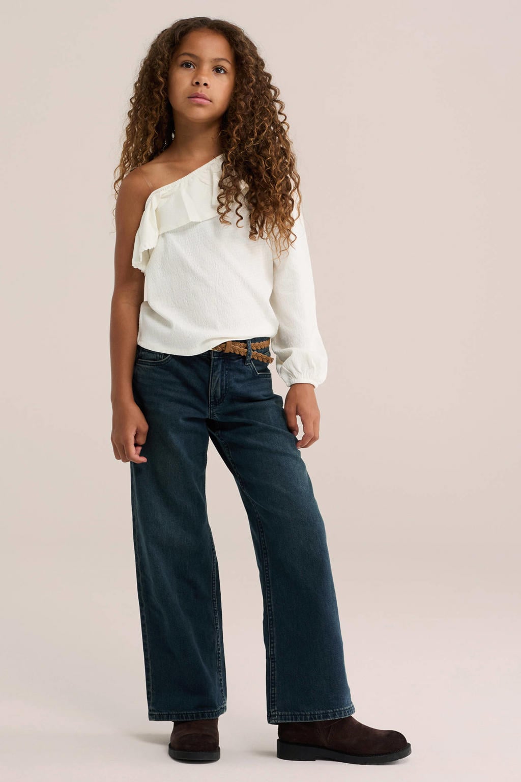Witte meisjes WE Fashion one shoulder top met effen, lange mouwen en ruches