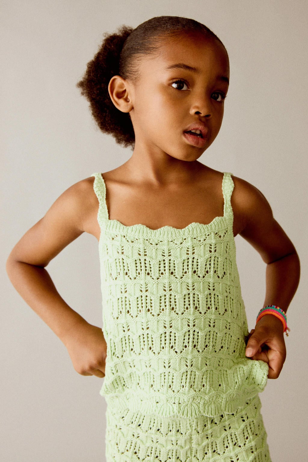 Lichtgroene meisjes Mango Kids mouwloze top met effen, spaghettibandjes, ronde hals en golvende afwerking