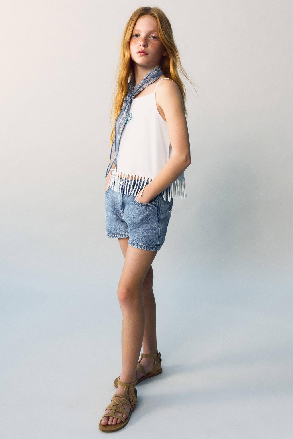 Medium blue denim meisjes Mango Kids regular waist short van denim met rits- en knoopsluiting en sterrenprint