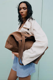 thumbnail: Mango straight regular waist gestreepte casual short lichtblauw