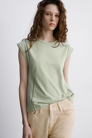 top met ingebreid patroon groen