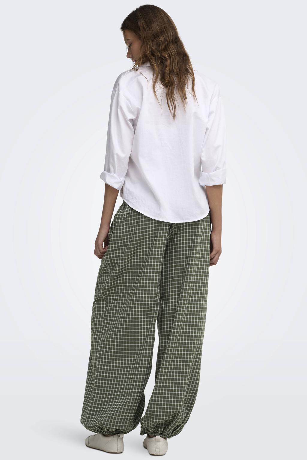 Groen en witte dames ONLY ballon geruite broek van katoen met regular waist en elastische tailleband