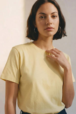 T-shirt lichtgeel