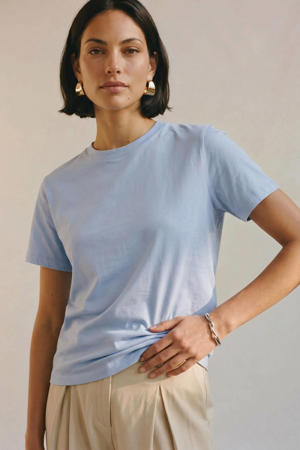T-shirt lichtblauw