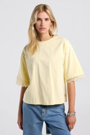 T-shirt lichtgeel