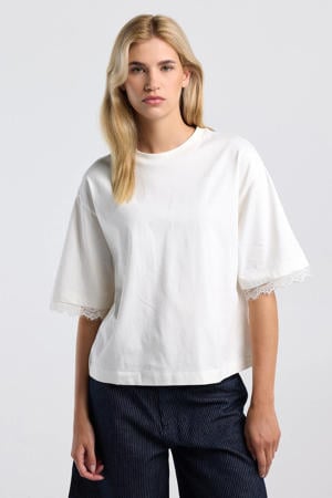 T-shirt wit