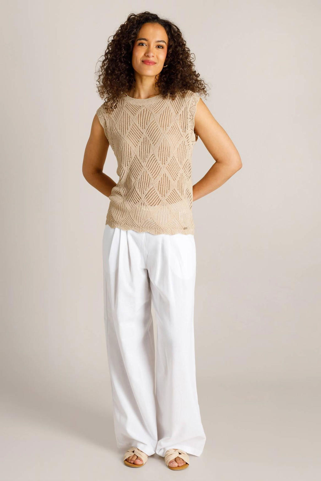 Beige dames Ivy Beau top patroon van acryl met effen en ronde hals