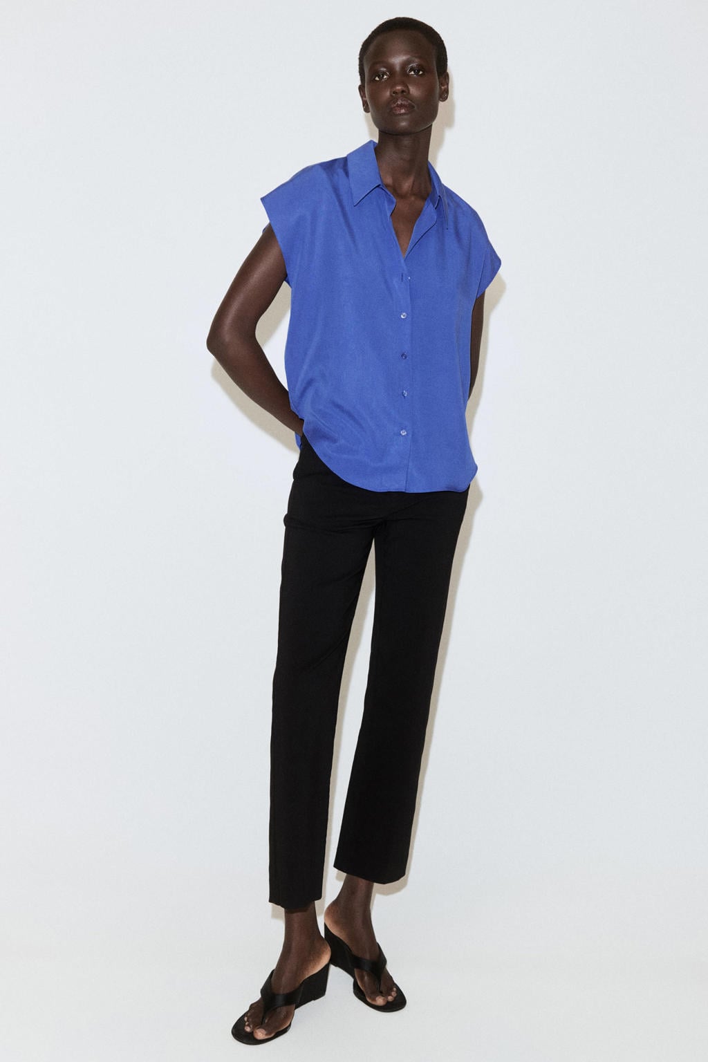 Blauwe dames Mango blouse van lyocell met effen, korte mouwen, klassieke kraag en knoopsluiting