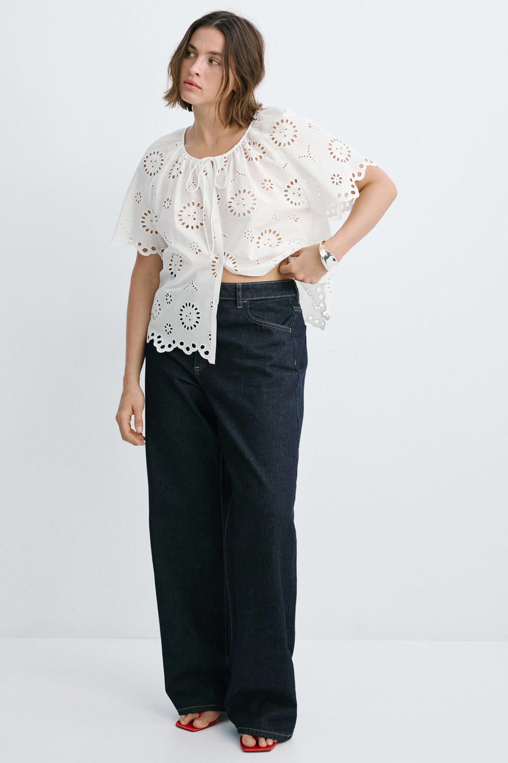 Witte dames Mango blouse broderie van katoen met effen, driekwart mouwen, klassieke kraag en knoopsluiting