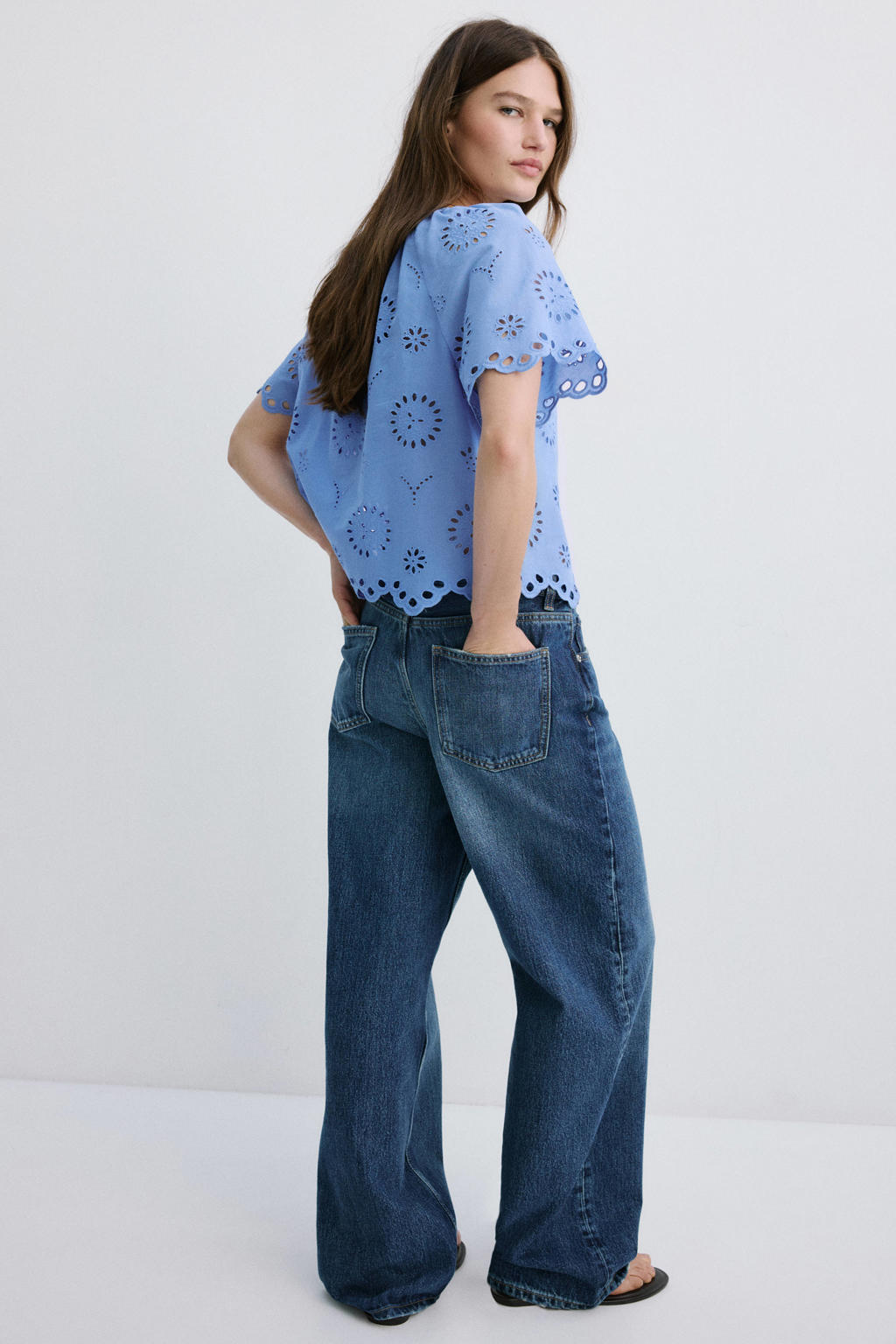 Blauwe dames Mango blouse broderie van katoen met effen, driekwart mouwen, klassieke kraag en knoopsluiting