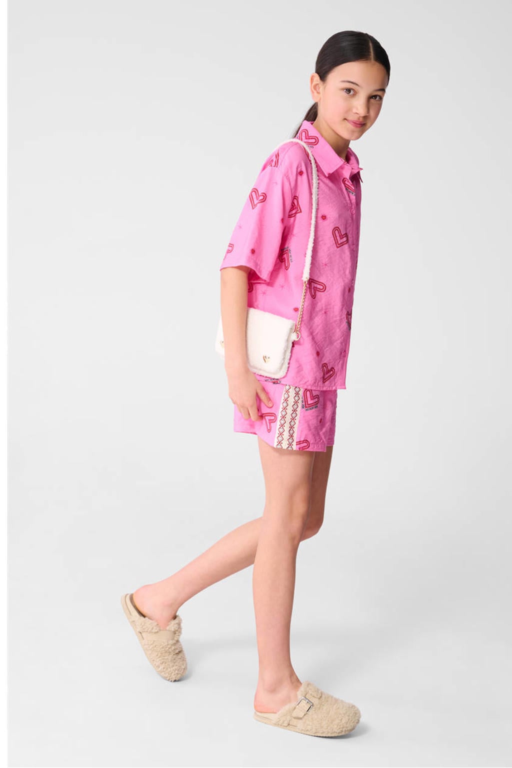 Roze en rode meisjes Shoeby casual short van viscose met knoopsluiting en hartjesprint