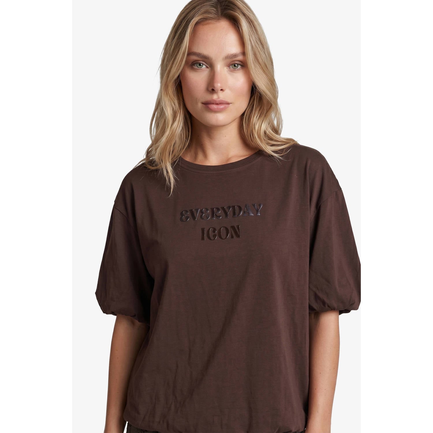 FLURESK T-shirt bruin