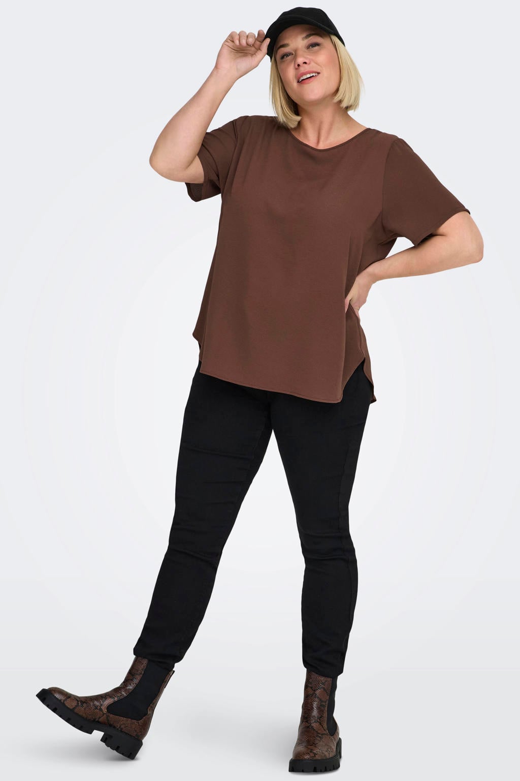Bruine dames ONLY CARMAKOMA top van polyester met korte mouwen, ronde hals en geweven detail