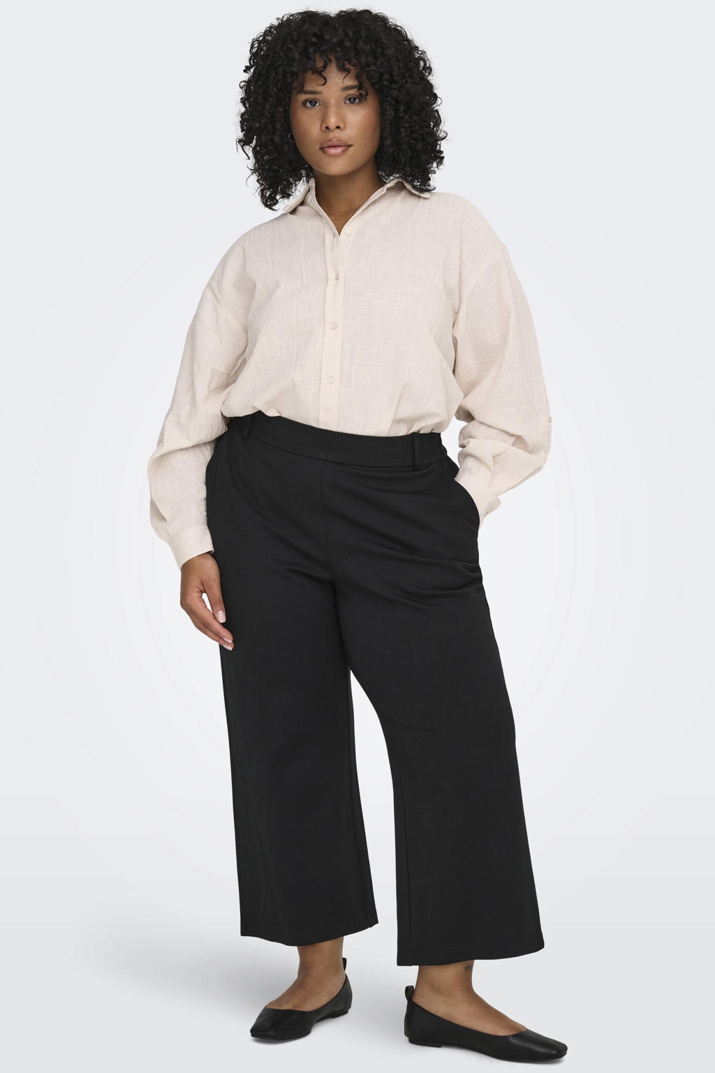 Zwarte dames ONLY CARMAKOMA flared high waist casual broek van viscose met elastische inzet en effen
