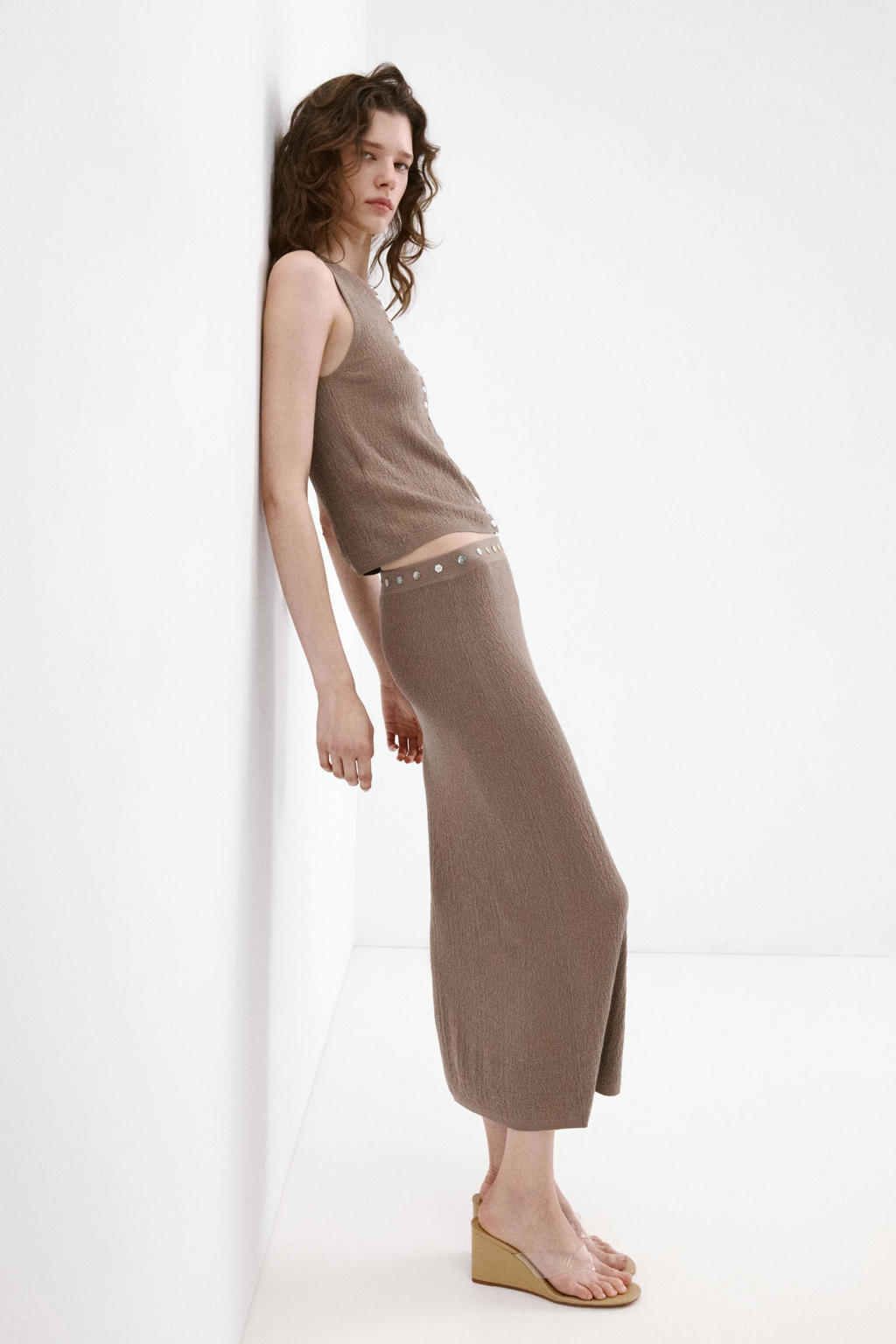 Bruine dames Mango midi rok gemaakt van viscose en met elastische tailleband