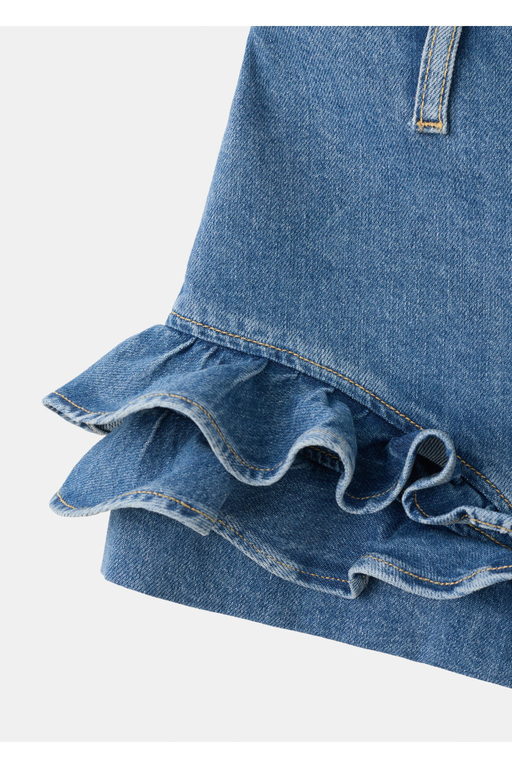 Medium blue denim dames Mango slim fit short mediumblauw van denim met regular waist en effen