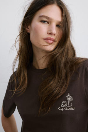 T-shirt bruin
