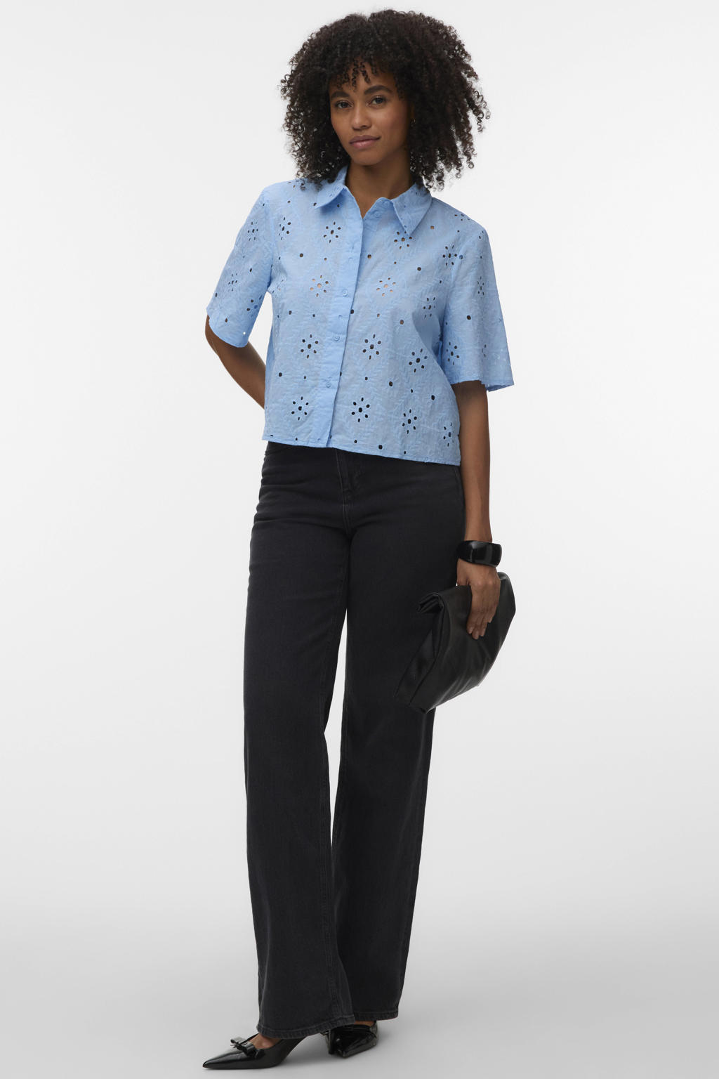 Lichtblauwe dames VERO MODA blouse van katoen met effen, korte mouwen, klassieke kraag, knoopsluiting en borduursels