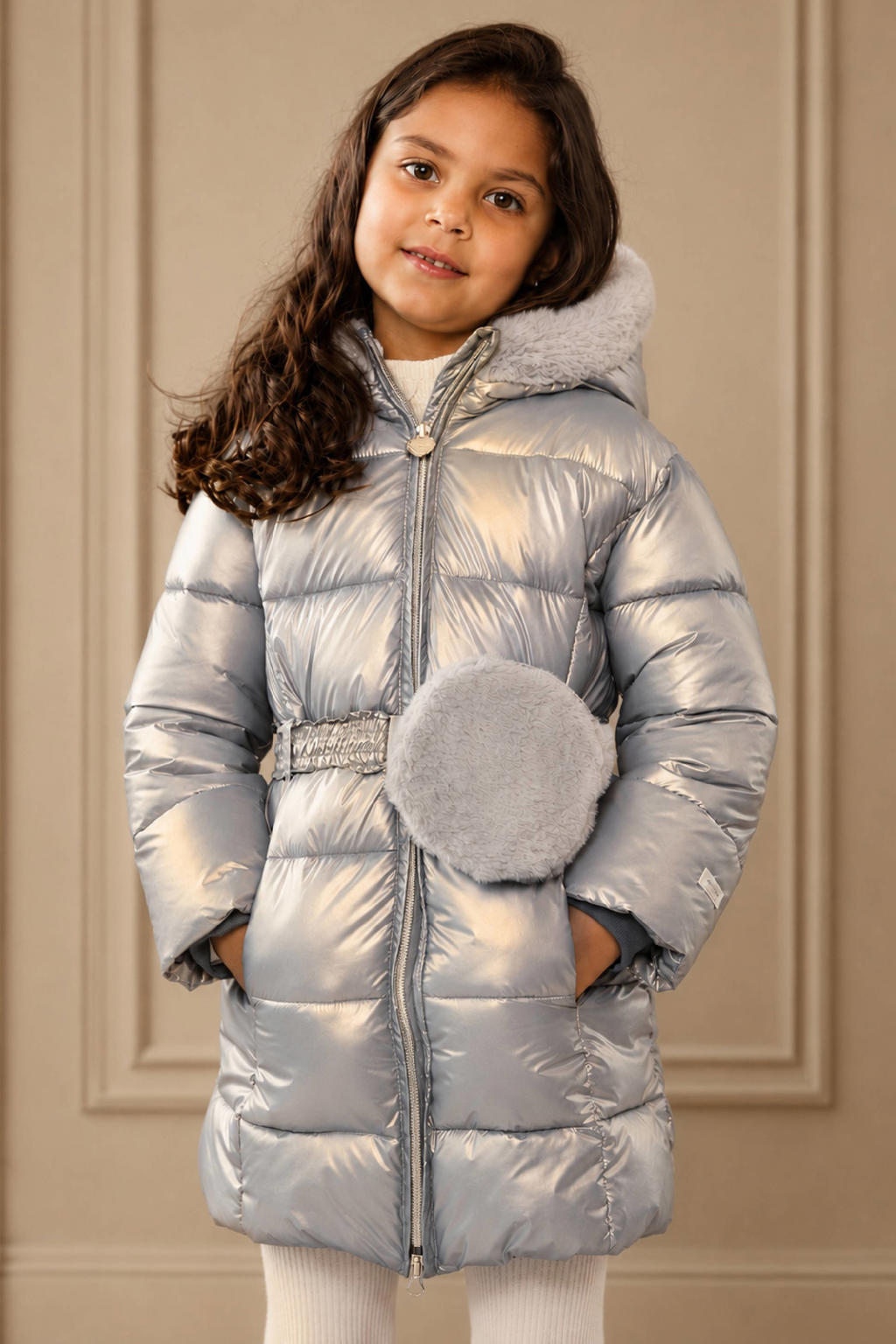 Lichtgrijze meisjes Le Chic gewatteerde winterjas van polyester met lange mouwen, capuchon, ritssluiting en ceintuur
