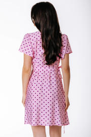 thumbnail: Colourful Rebel viscose korte wikkeljurk met stippen - lichtroze