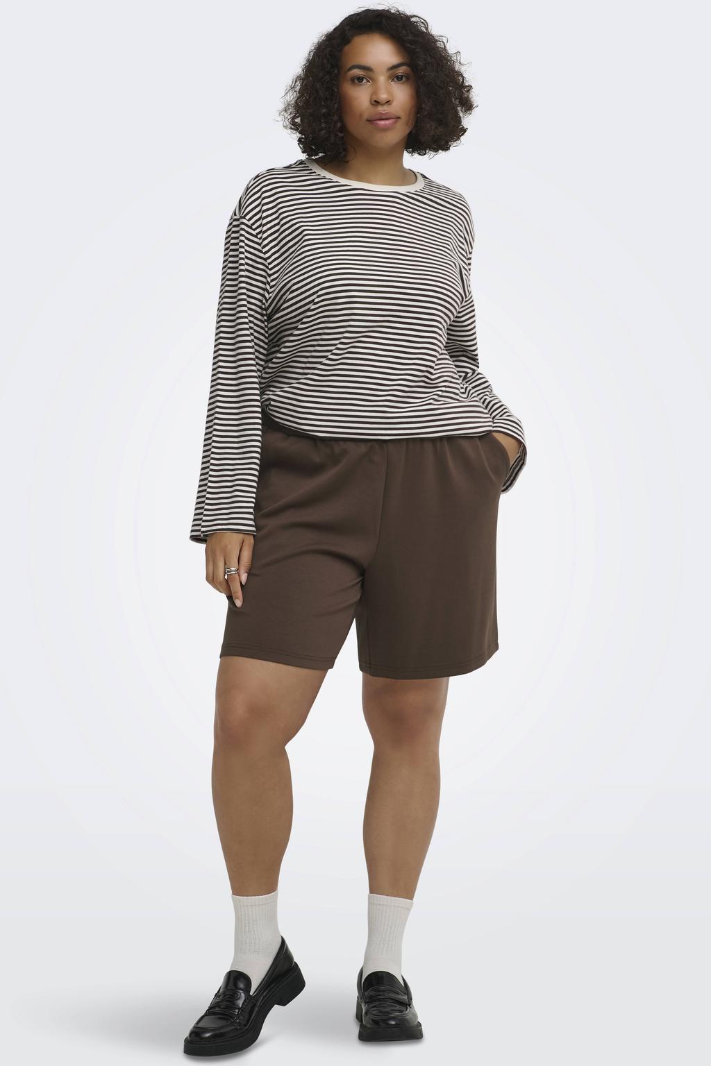 Bruine dames ONLY CARMAKOMA high waist loose fit casual short Plus Size van polyester met elastische tailleband met koord en effen