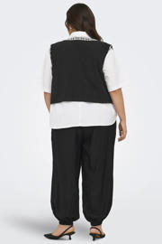 thumbnail: ONLY CARMAKOMA gebloemd gilet Plus Size met borduursels - zwart