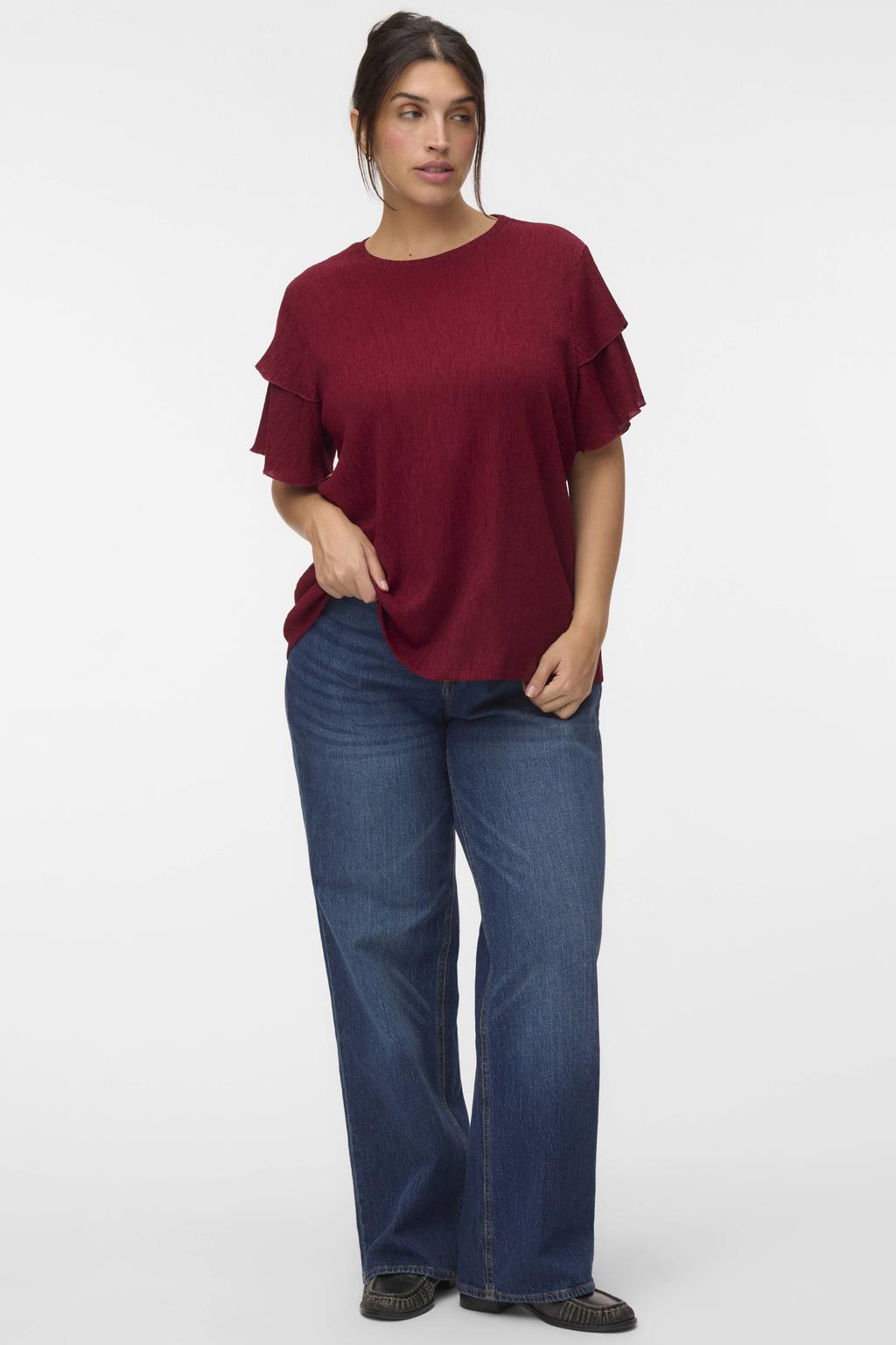 Donkerrode dames VERO MODA CURVE top Plus Size van polyester met effen, korte mouwen en ruches
