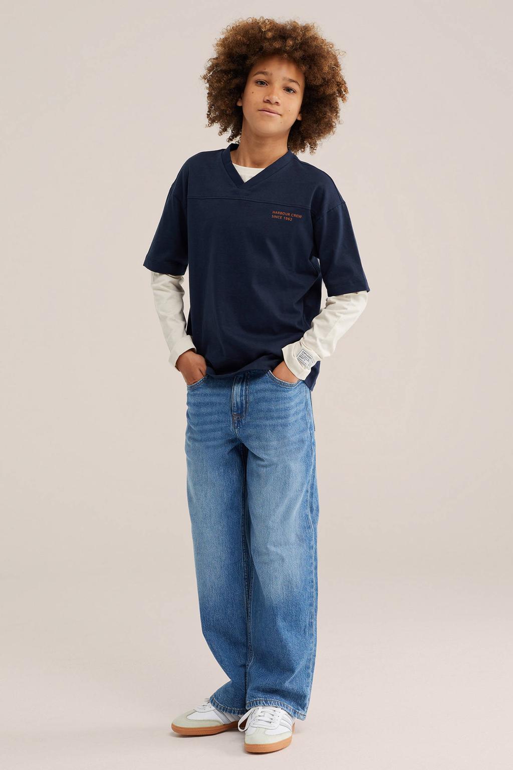 Donkerblauw en grijze jongens WE Fashion longsleeve van katoen met backprint, lange mouwen en V-hals