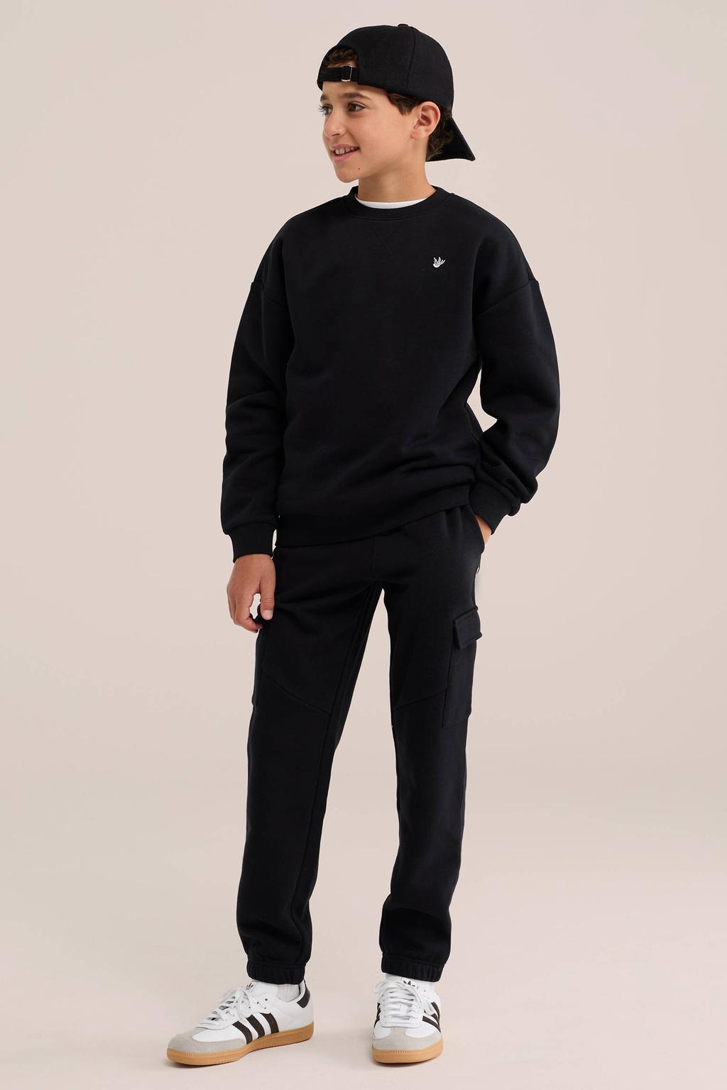 Zwarte jongens WE Fashion sweat joggingbroek met elastische tailleband met koord en effen