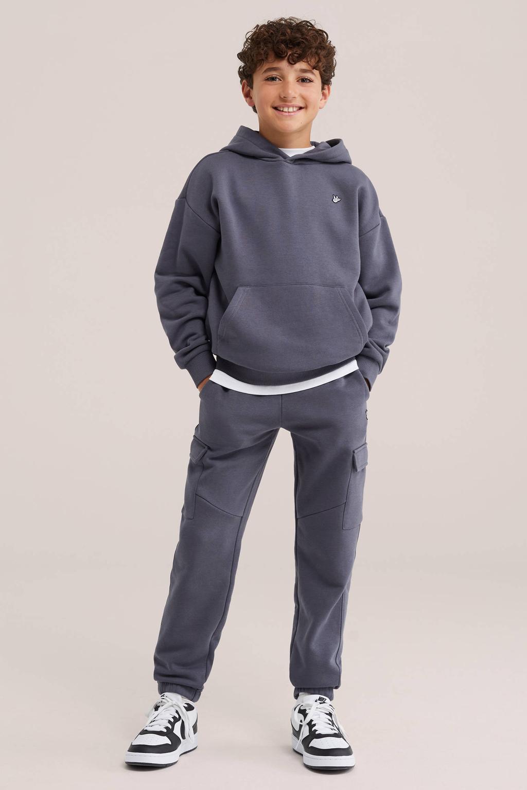 Antraciete jongens WE Fashion sweat hoodie met effen, lange mouwen en capuchon